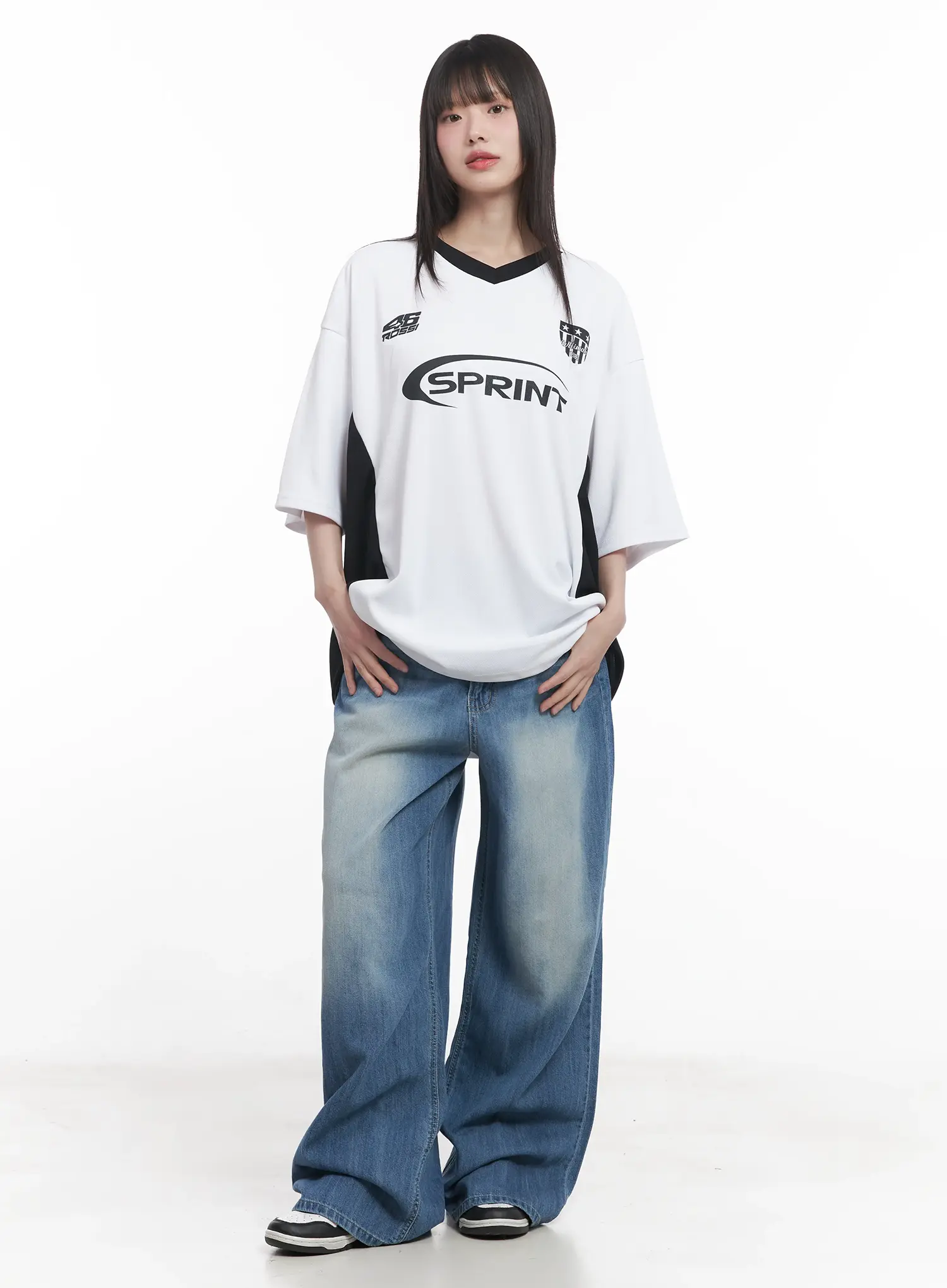 Oversized Graphic V-Neck Jersey CU518 - Image 3