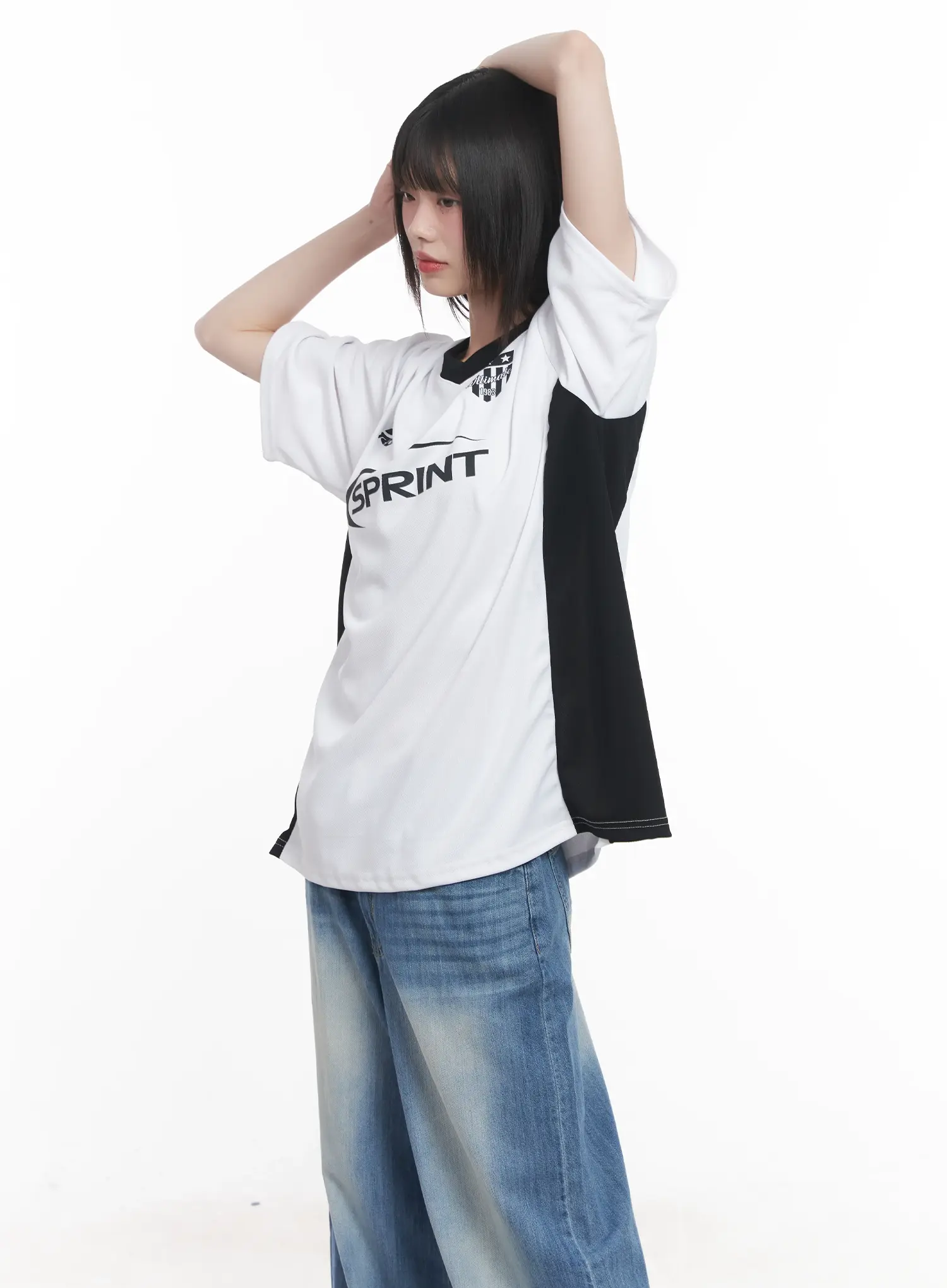Oversized Graphic V-Neck Jersey CU518 - Image 8
