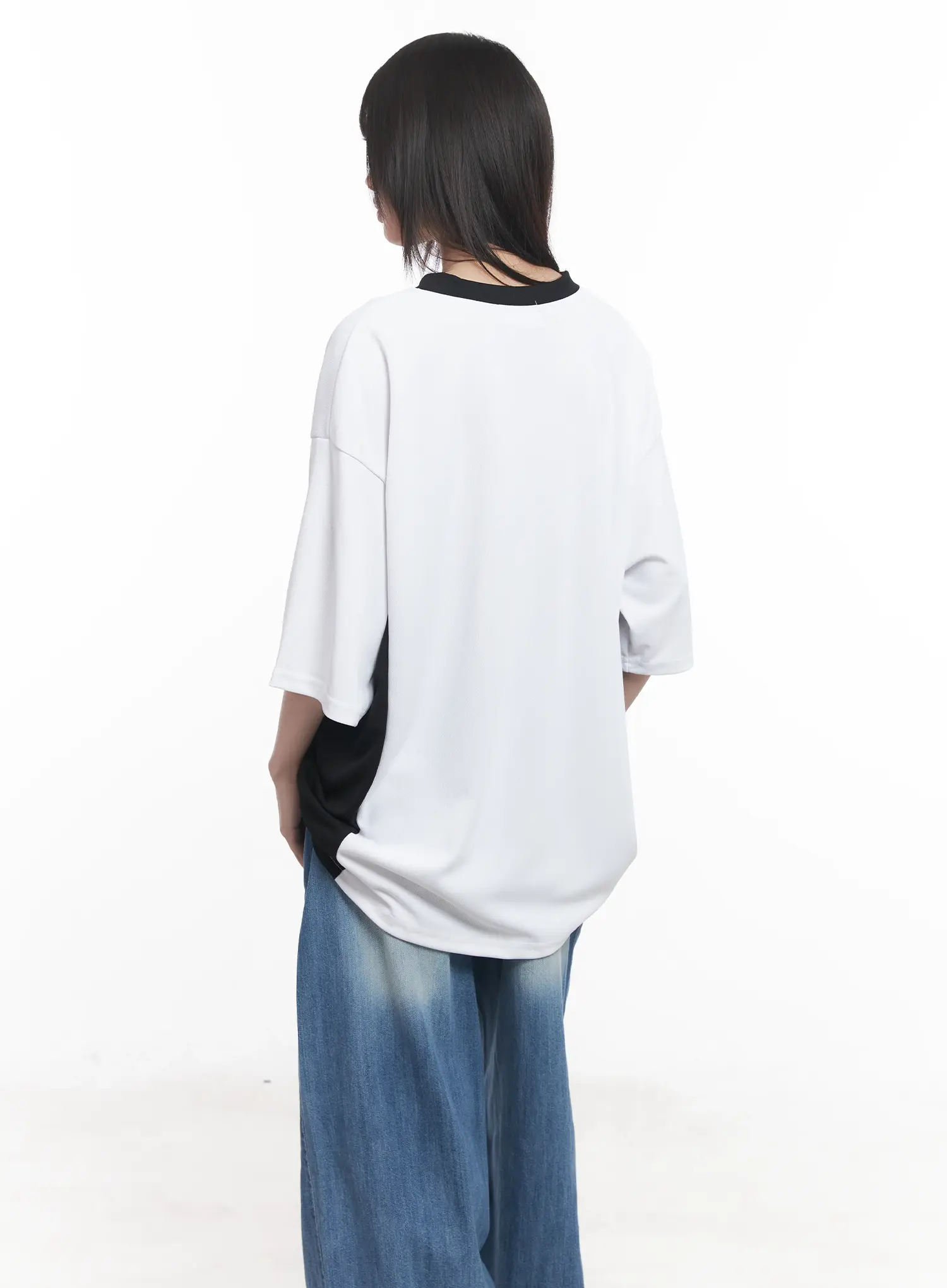 Oversized Graphic V-Neck Jersey CU518 - Image 9