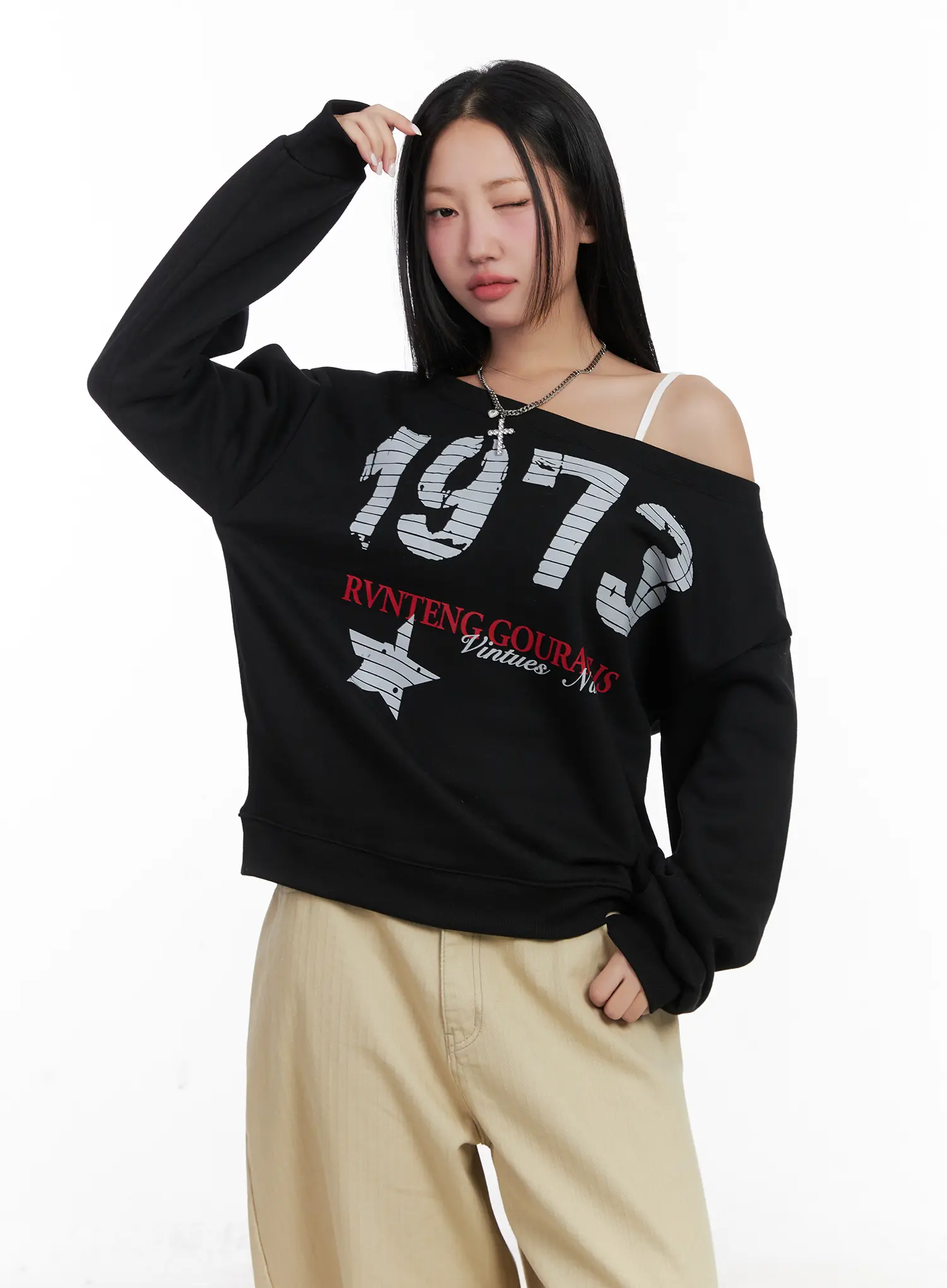 Oversized Off-Shoulder Graphic Sweatshirt CN528 - Image 11