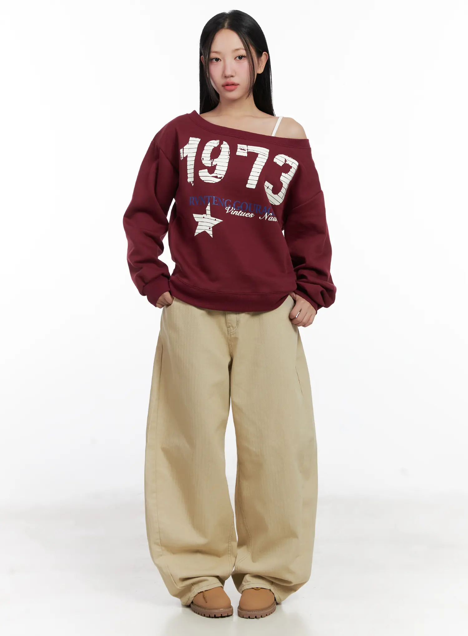 Oversized Off-Shoulder Graphic Sweatshirt CN528 - Image 3
