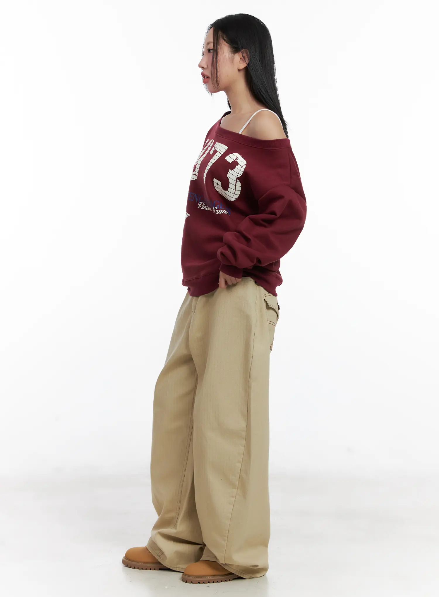 Oversized Off-Shoulder Graphic Sweatshirt CN528 - Image 4