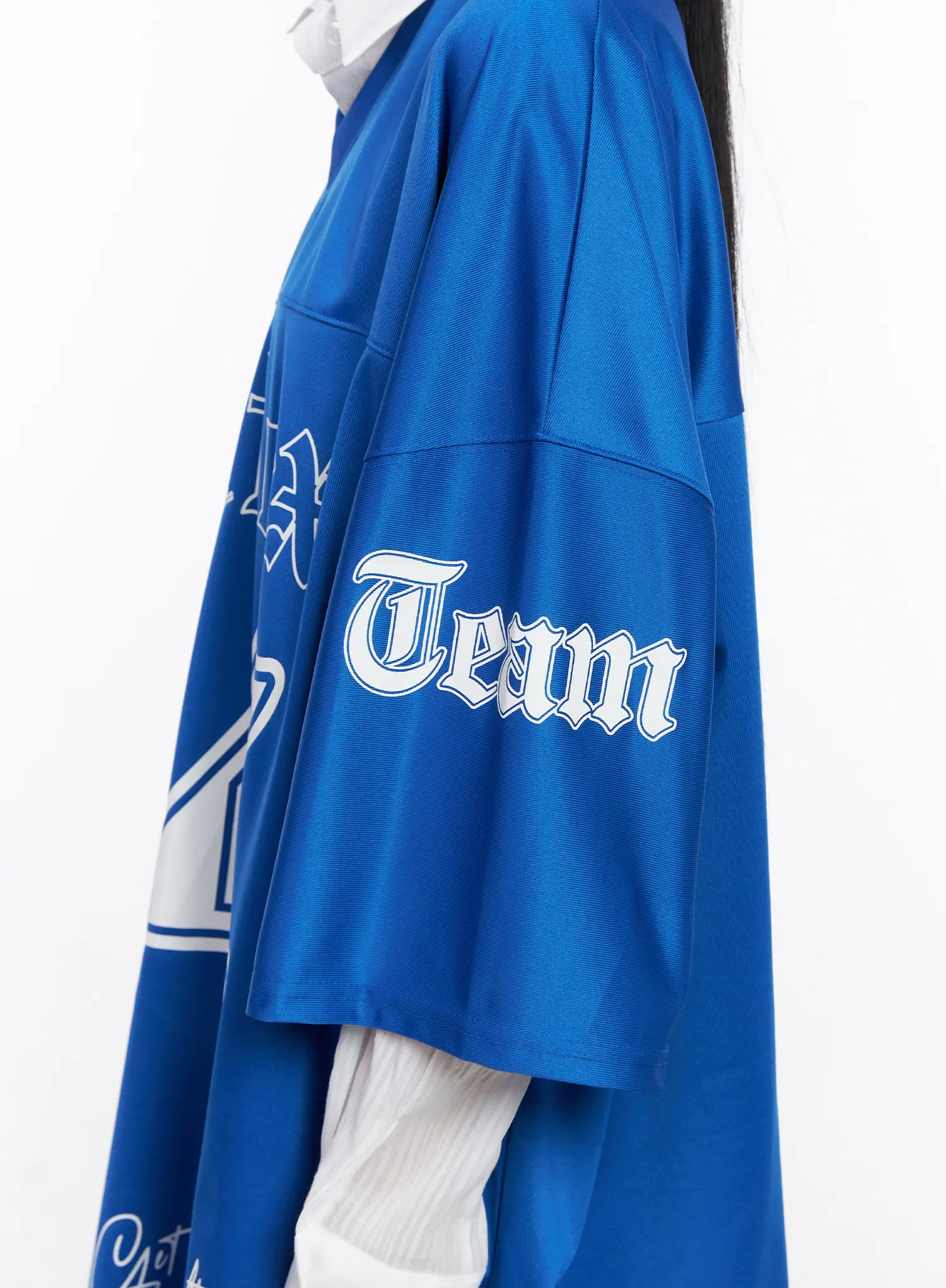 Oversized V-Neck Graphic Tee CL529 - Image 12