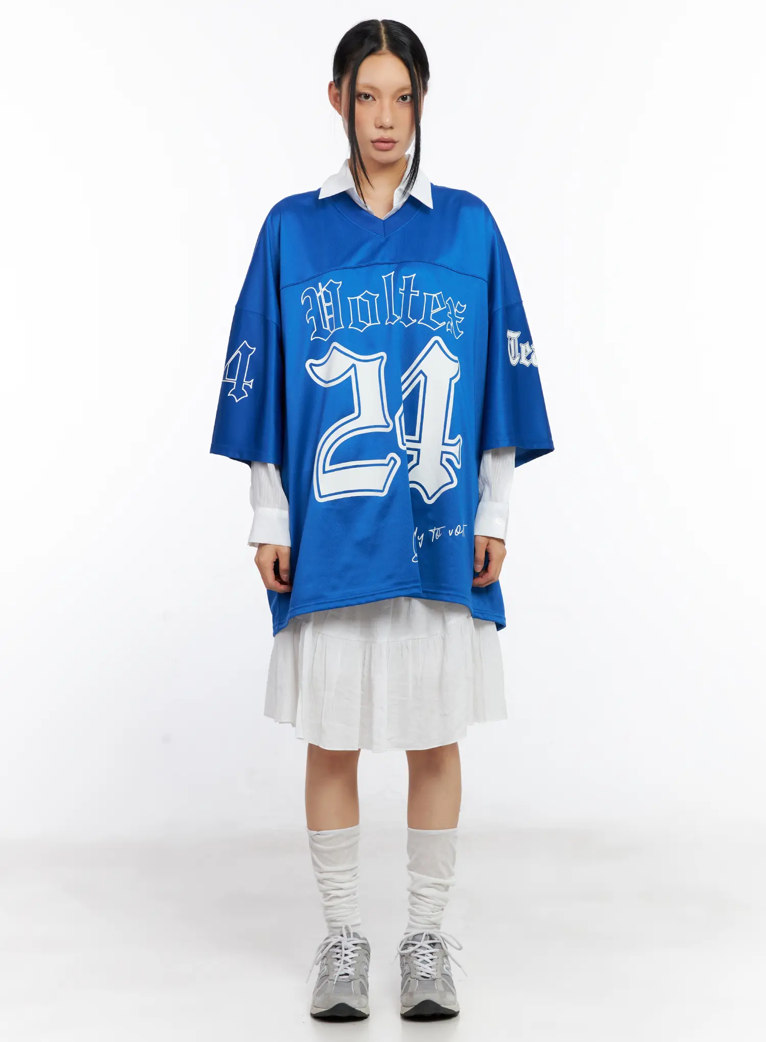 Oversized V-Neck Graphic Tee CL529 - Image 3