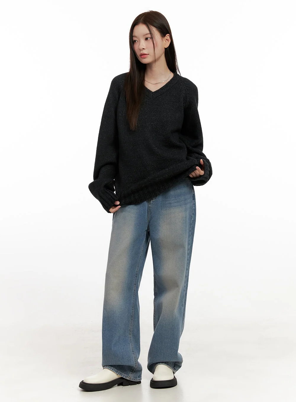 Oversized V-Neck Sweater ON422 - Image 2