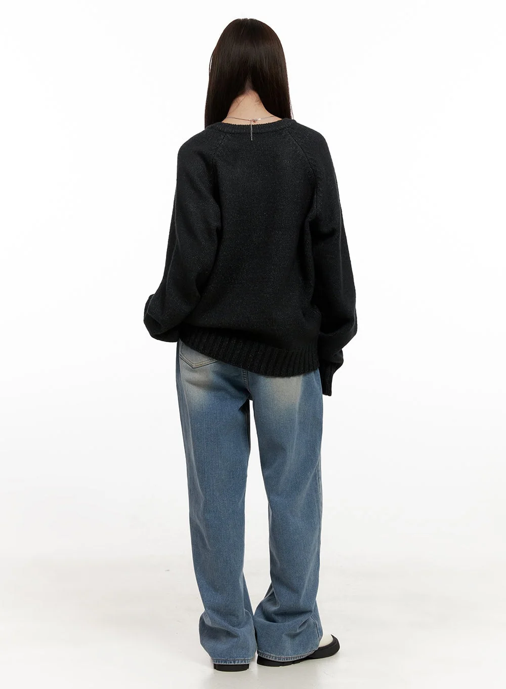 Oversized V-Neck Sweater ON422 - Image 4