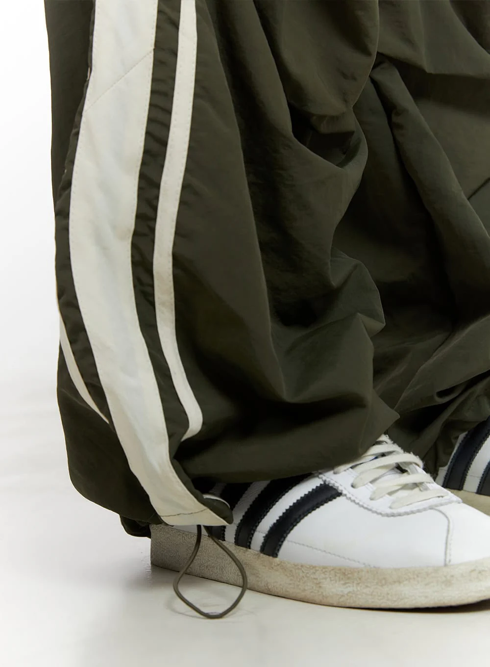 Pintuck Sporty Sweatpants CG420 - Image 8