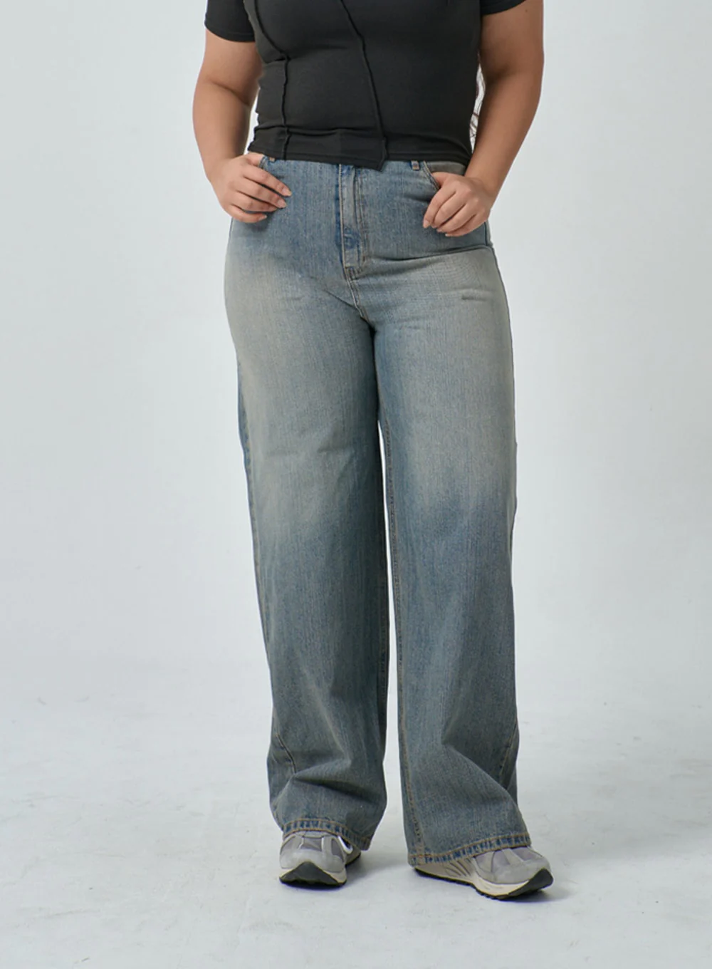 Plus Light Wash Wide Leg Jeans IF317 - Image 12
