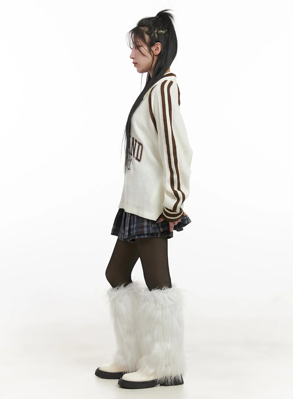 Portland Embroidered Collared Sweater CJ516 - Image 3