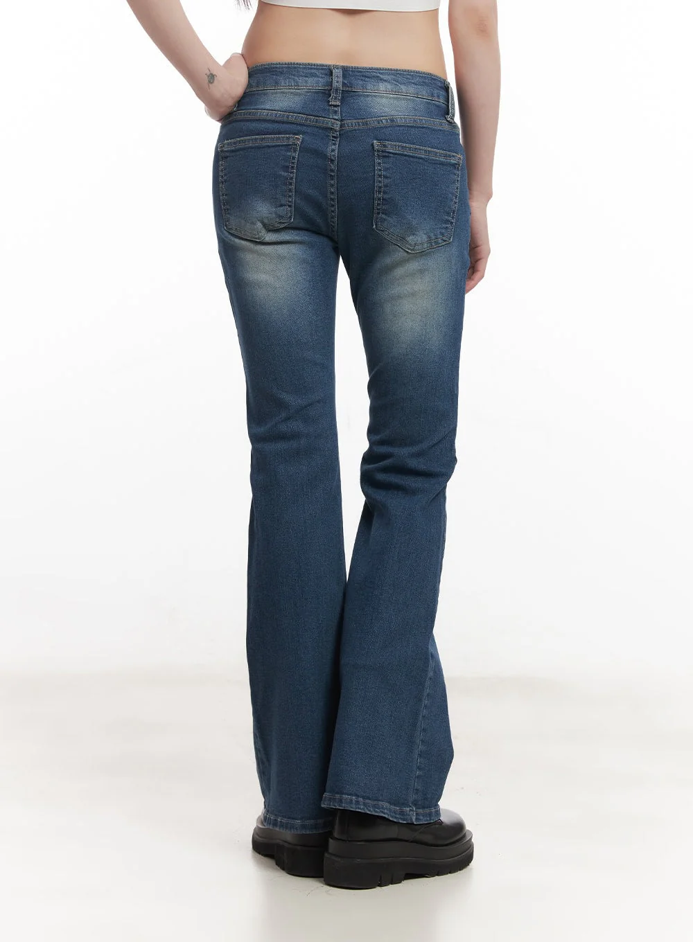 Rebecca Low-Waist Flared Jeans CM519 - Image 7