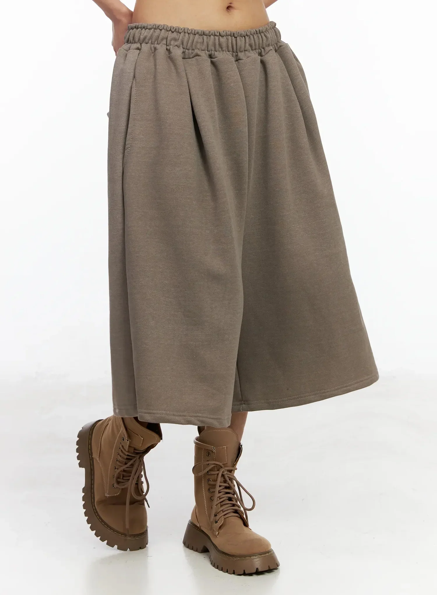 Relaxed Bermuda Sweat Shorts IA527 - Image 5