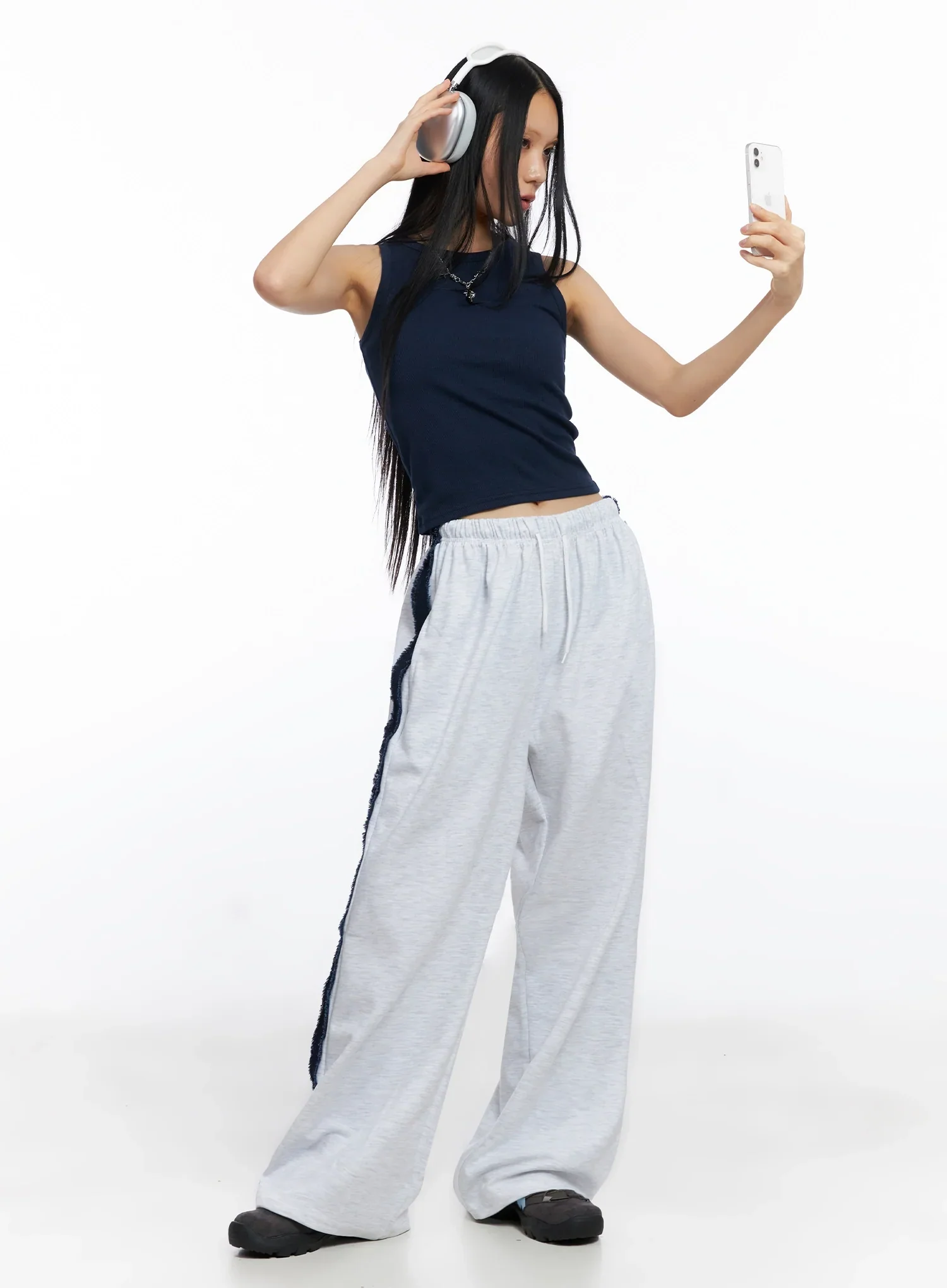 Relaxed-Fit Denim Stripe Sweatpants IO517 - Image 2