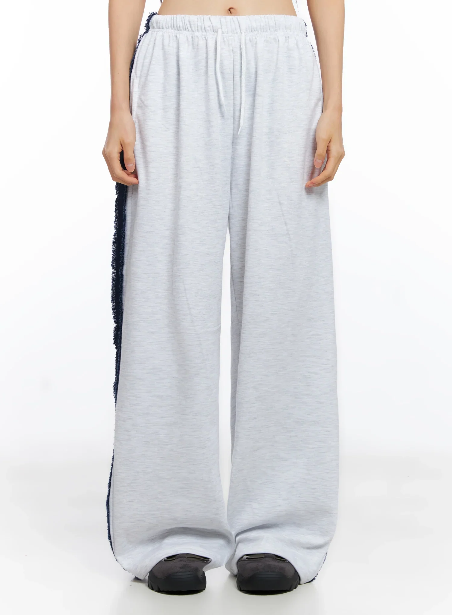 Relaxed-Fit Denim Stripe Sweatpants IO517 - Image 4