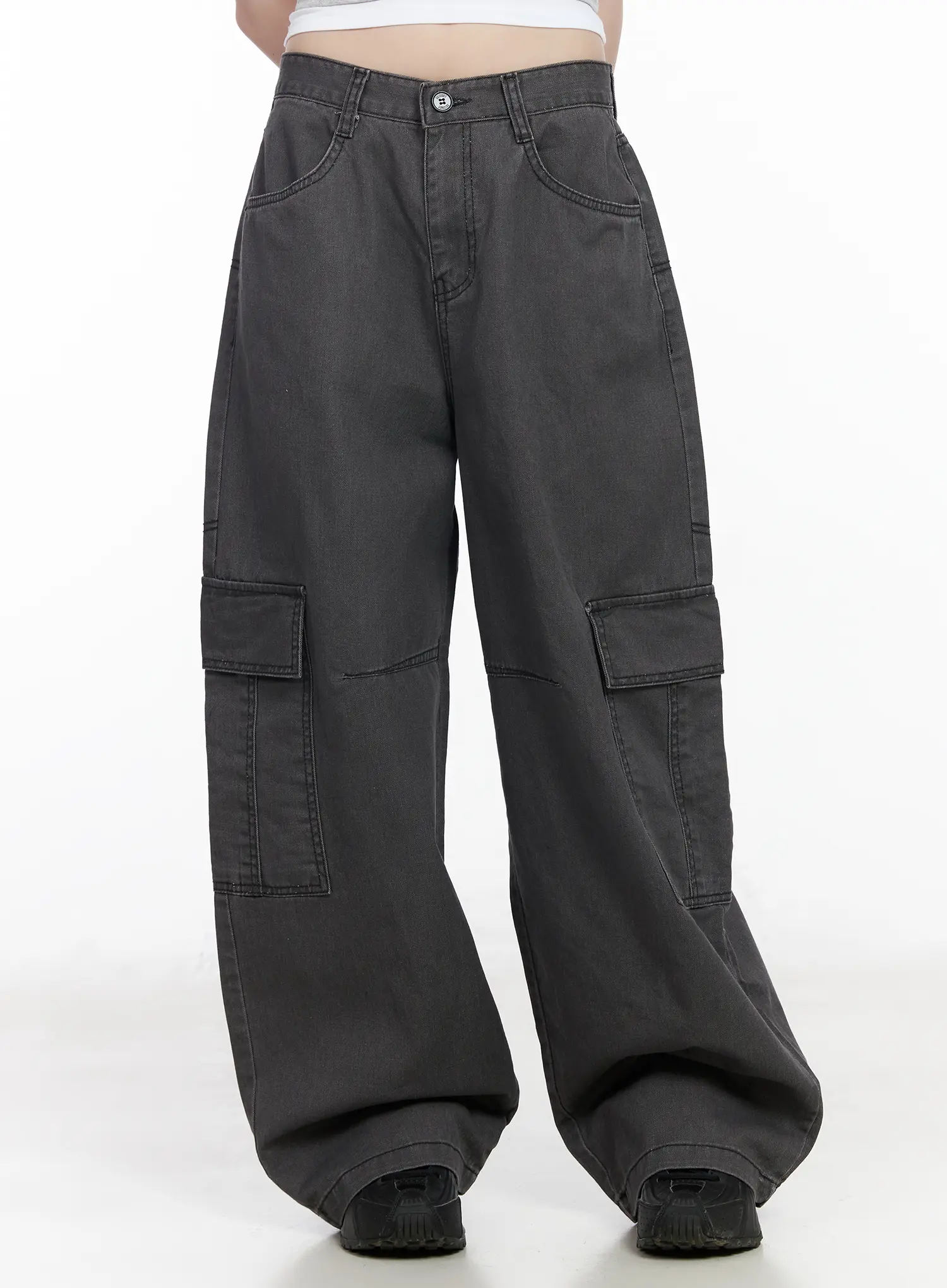 Relaxed-Fit Stitched Cargo Pants CM526