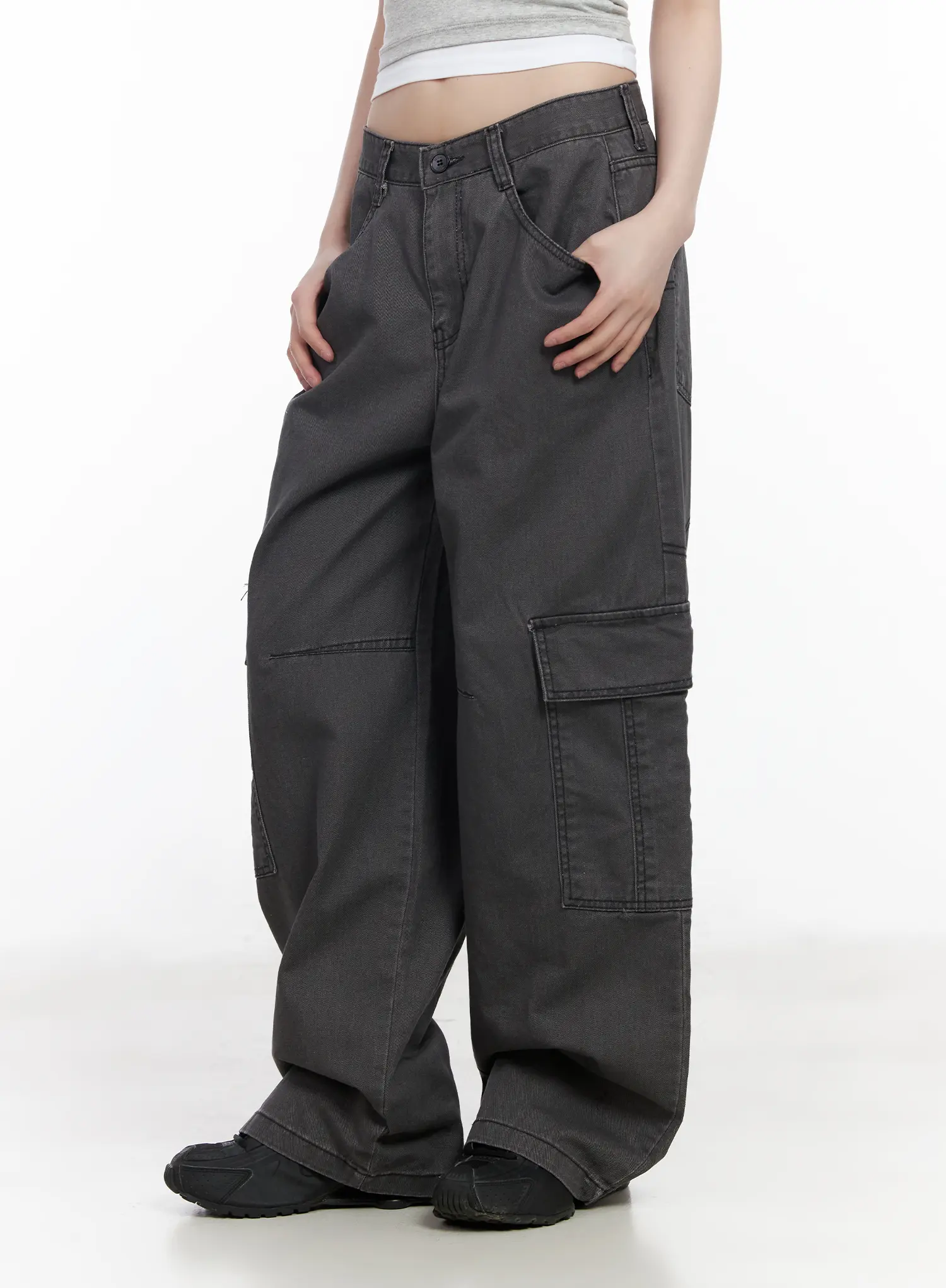 Relaxed-Fit Stitched Cargo Pants CM526 - Image 4