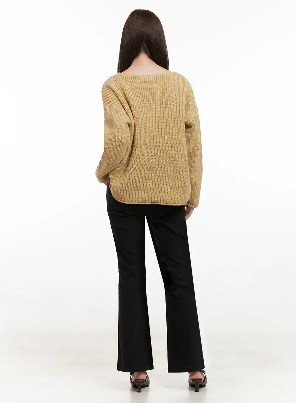 Relaxed-Fit V-Neck Sweater IF505 - Image 11