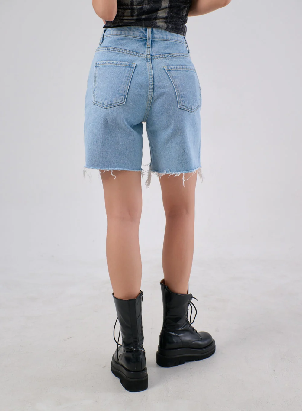 Ripped Denim Bermuda Shorts IA305 - Image 5