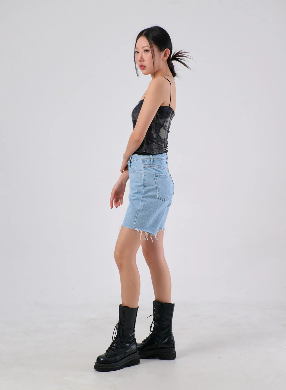 Ripped Denim Bermuda Shorts IA305 - Image 9