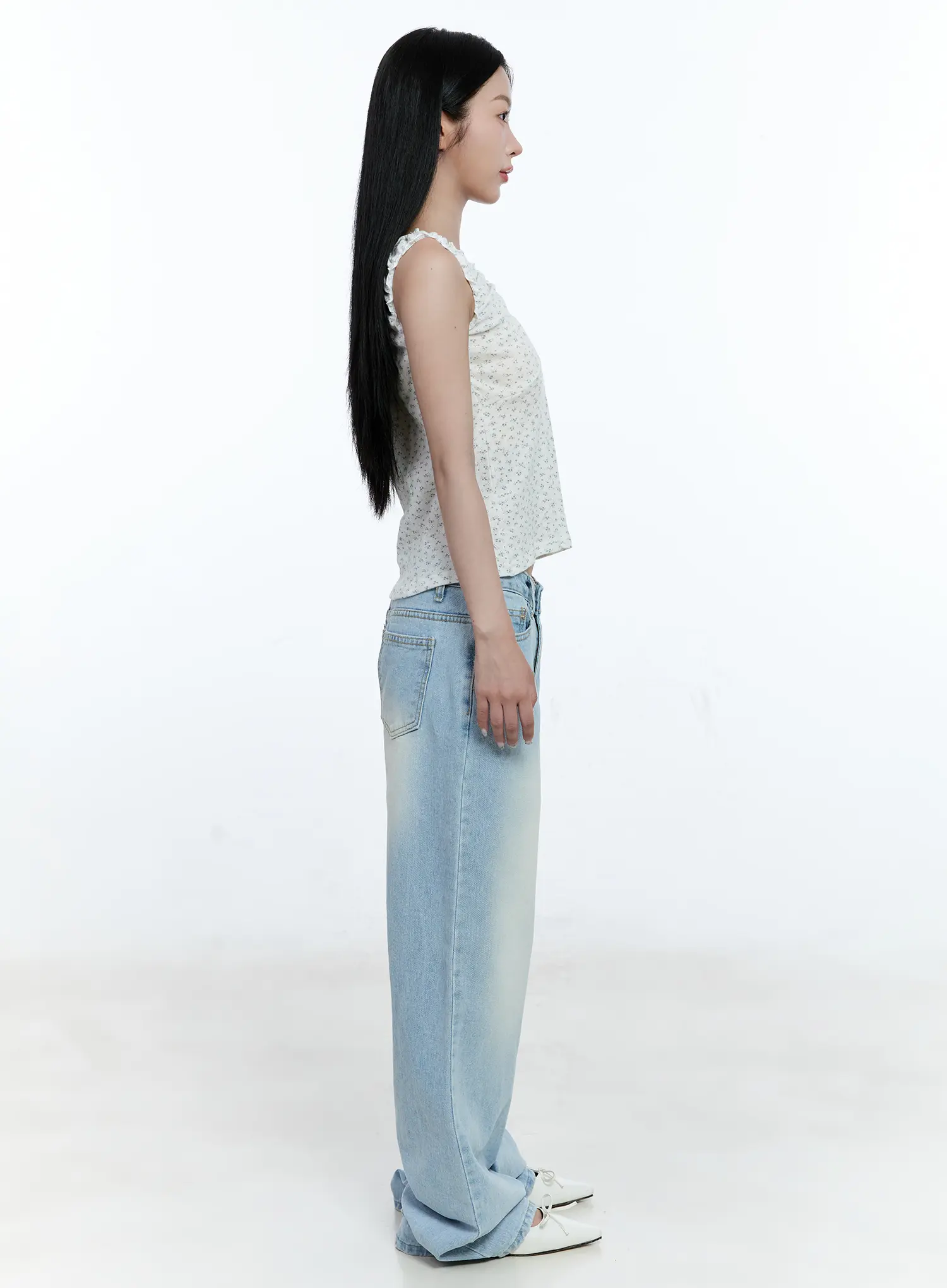 Ruffle V-Neck Sleeveless Top CG512 - Image 5