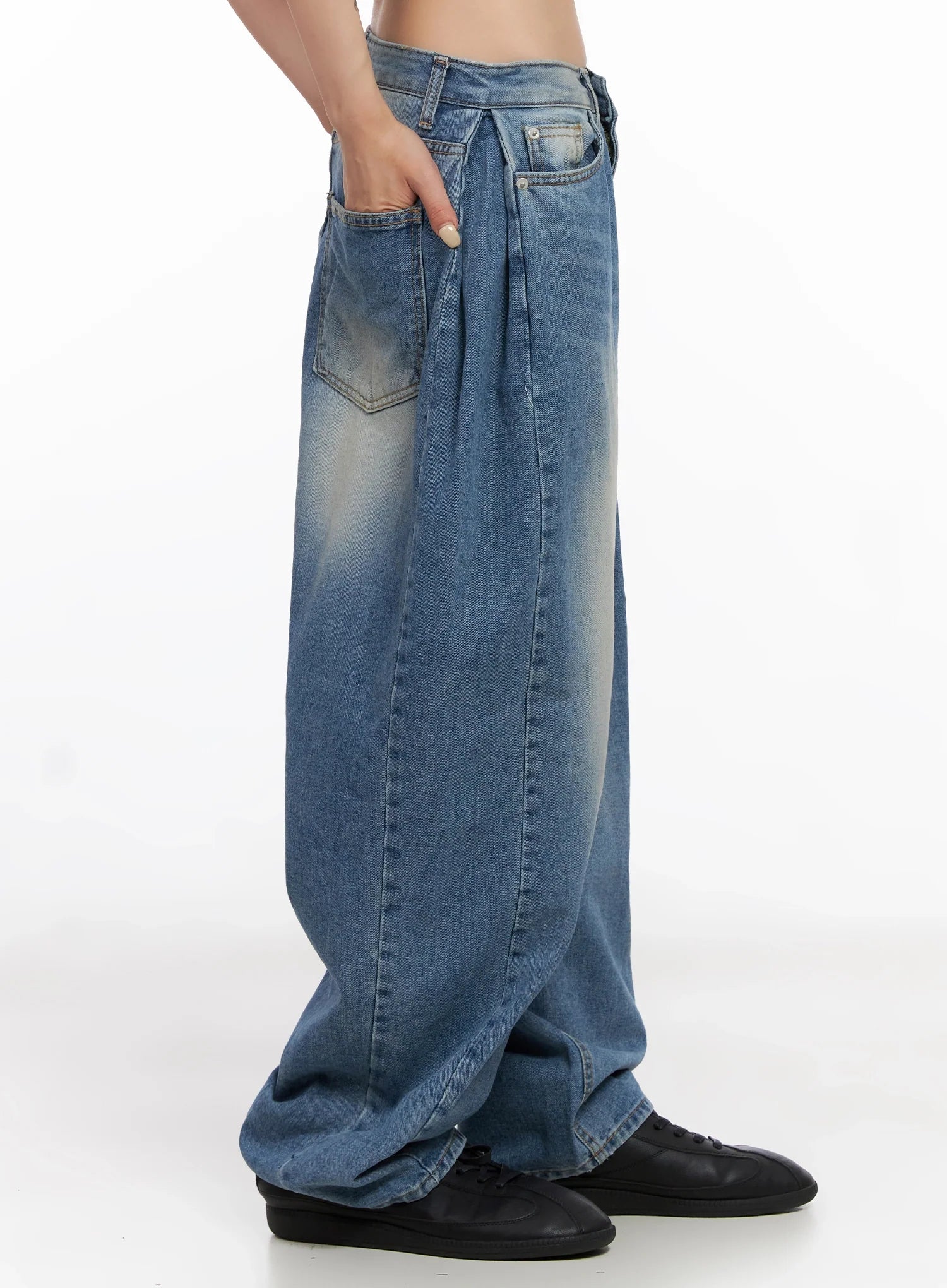 Ruthie Side Pleat Relaxed-Fit Jeans IS515 - Image 11