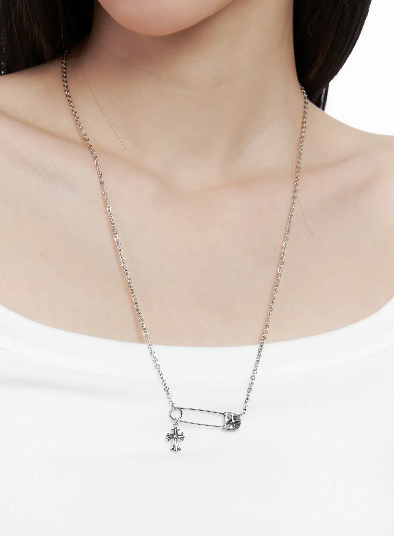 Safety Pin Necklace CO503 - Image 4