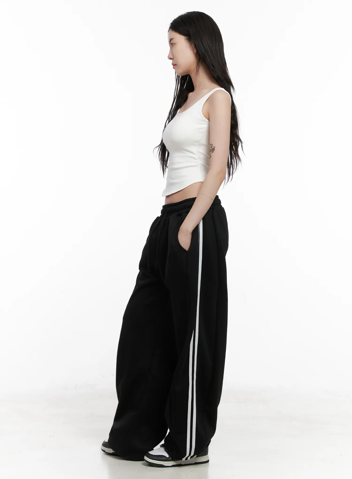 Sculpted Cropped Tank Top CN512 - Image 4