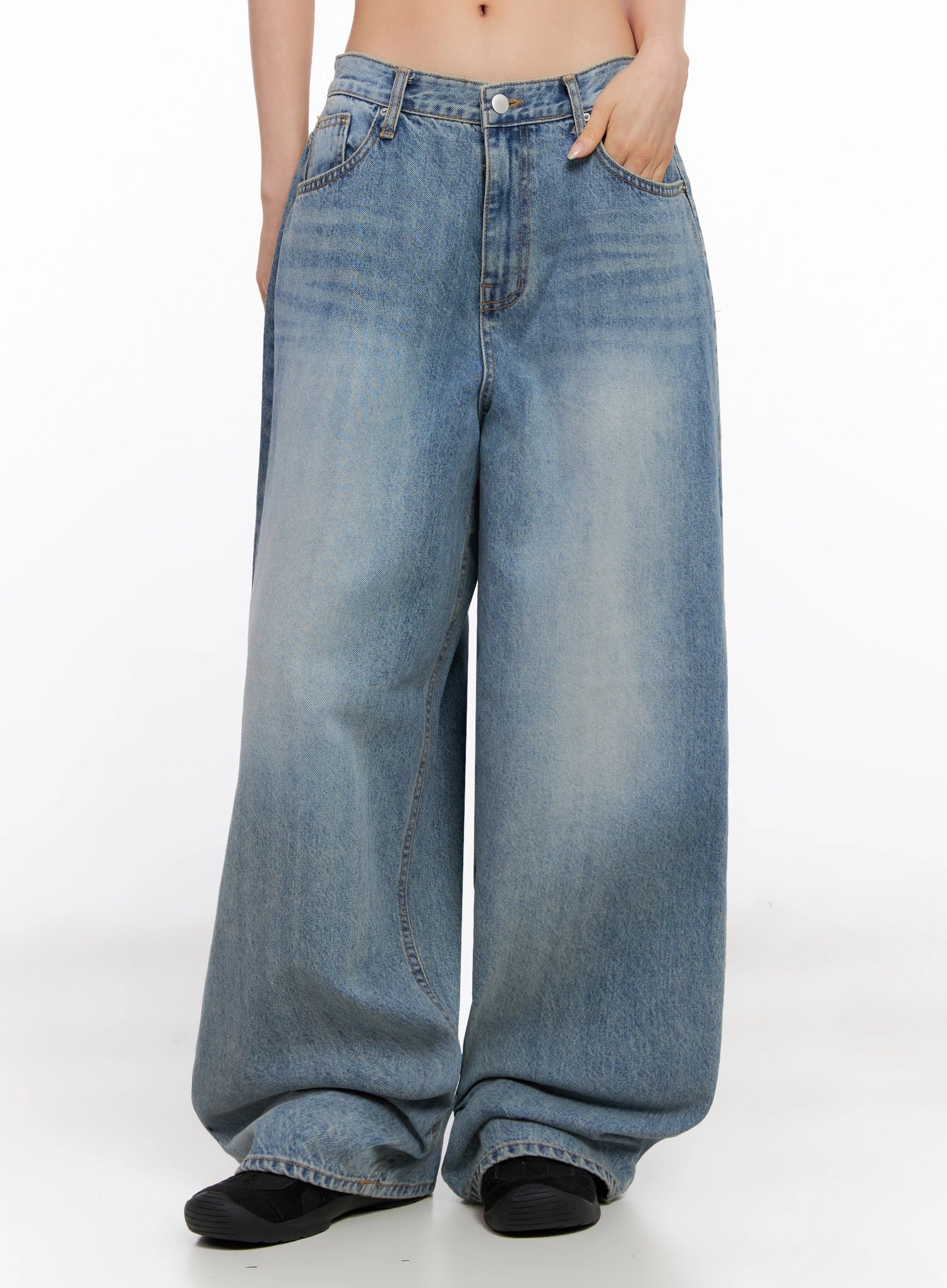 Seojin Washed Wide-Leg Jeans IG508