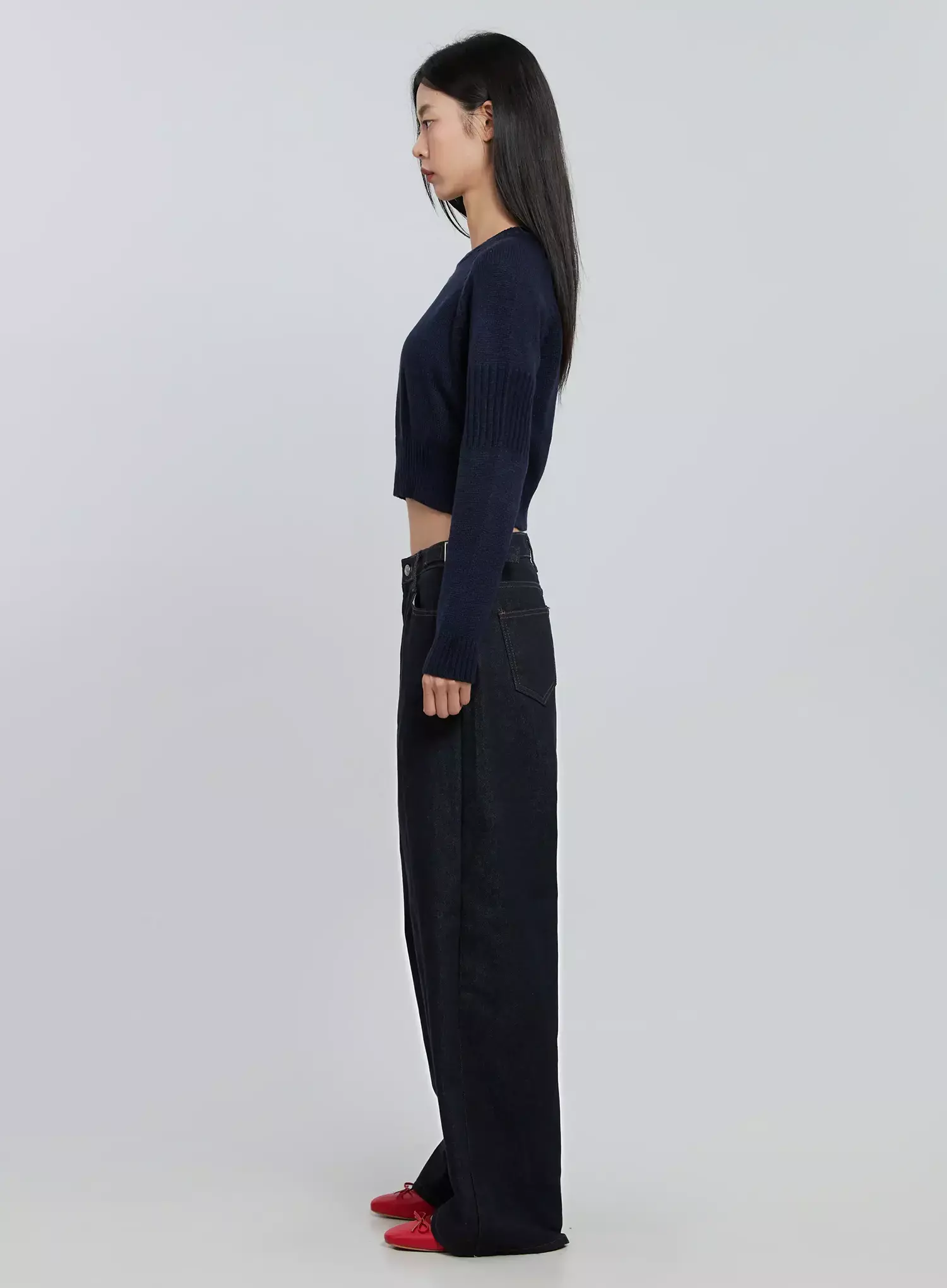 Side Button Cropped Knit IO530 - Image 9