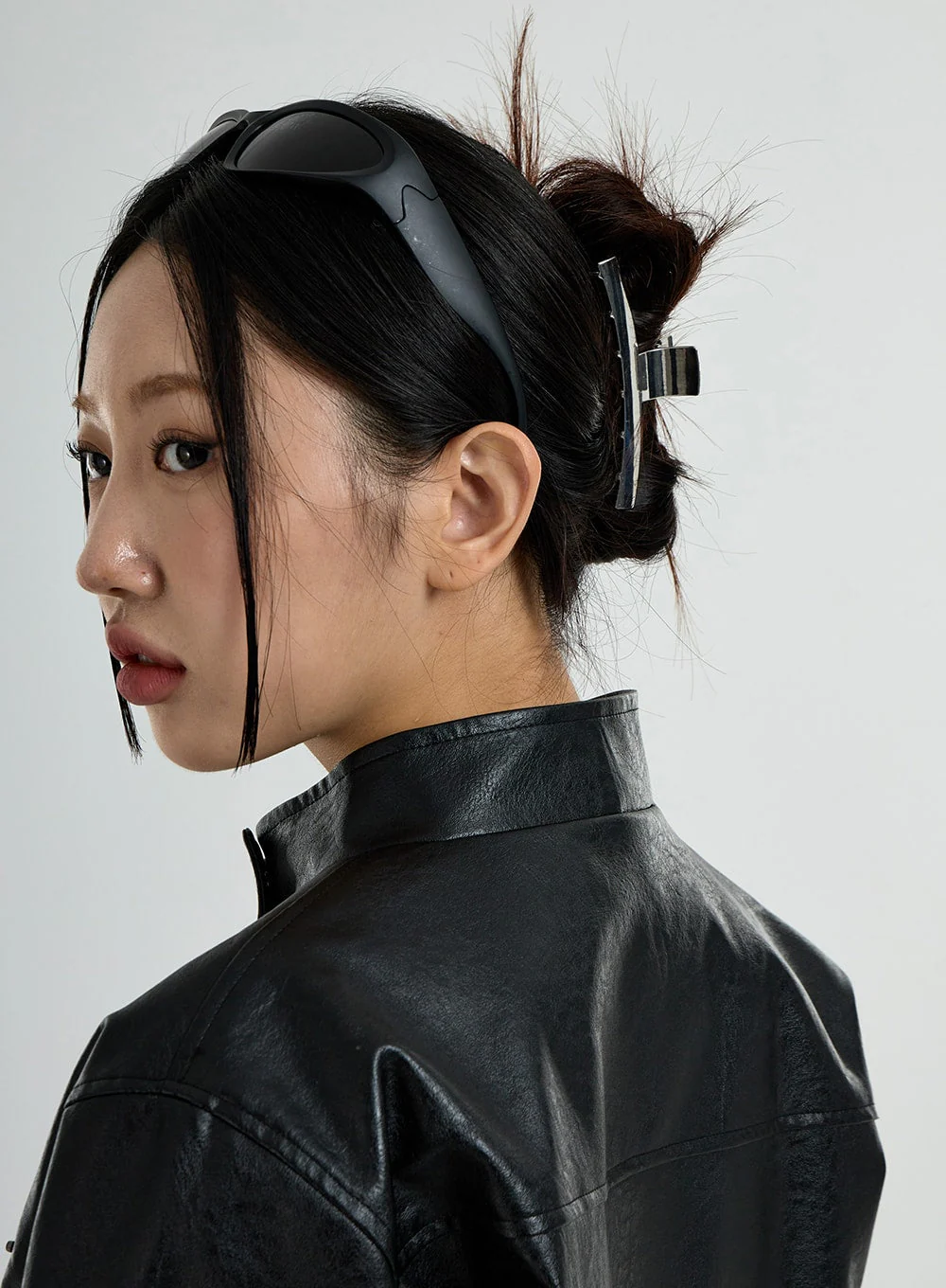Silver Color Square Hair Claw CO26 - Image 3