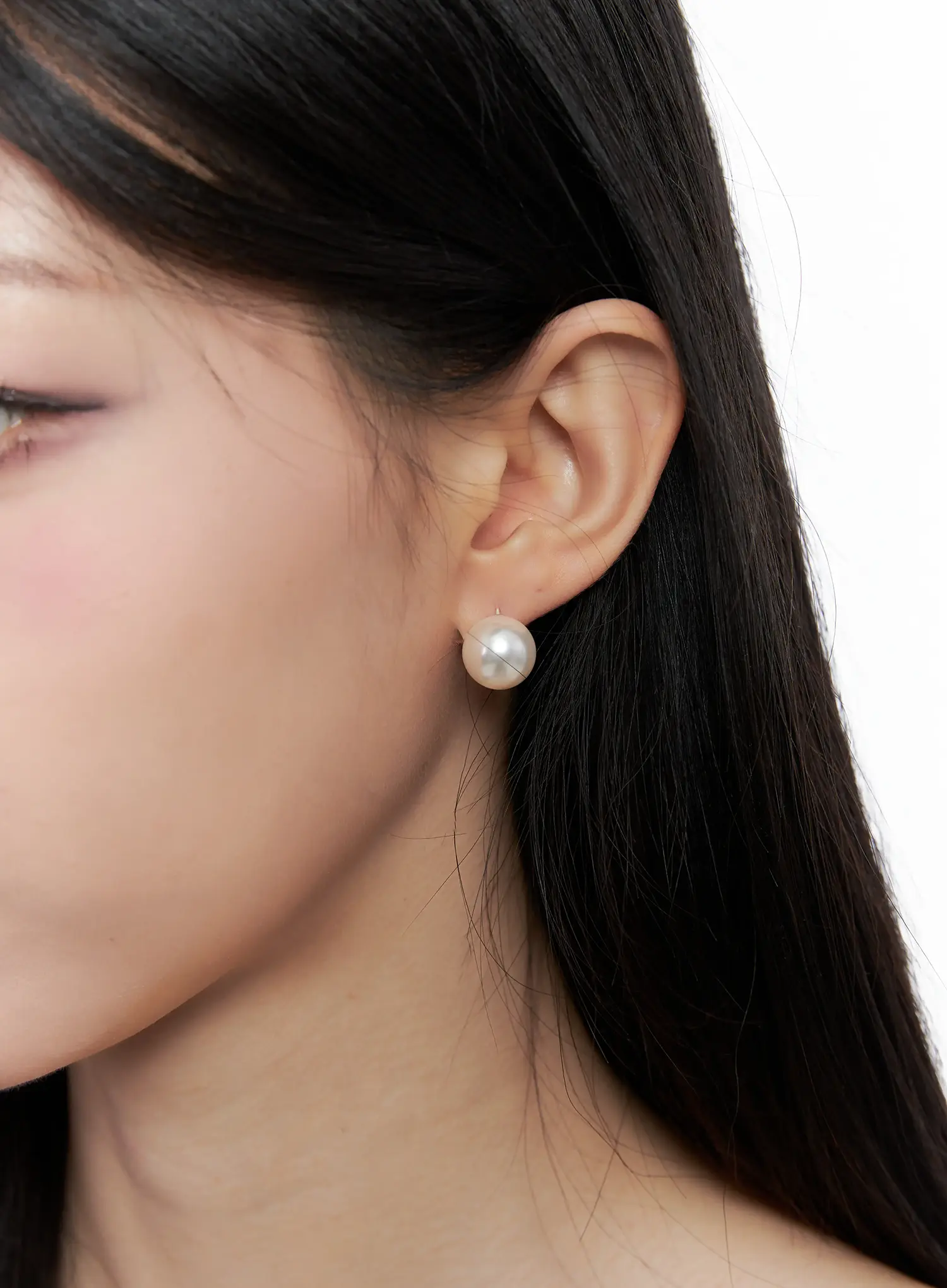 Simple Faux Pearl Earrings CO503 - Image 2