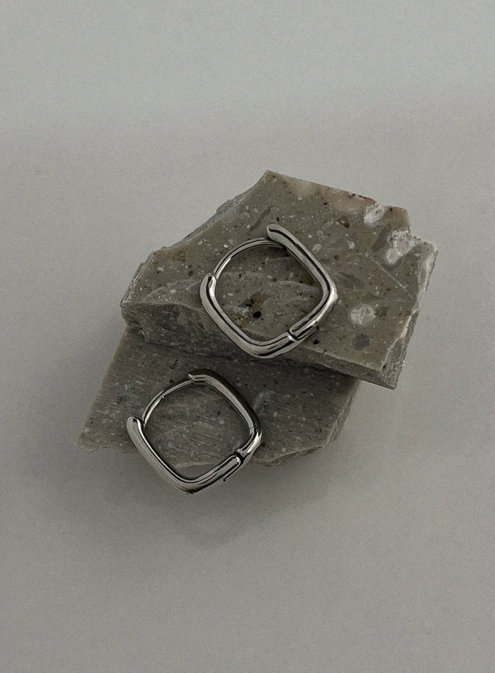 Simple Square Ring Earrings IL415 - Image 3
