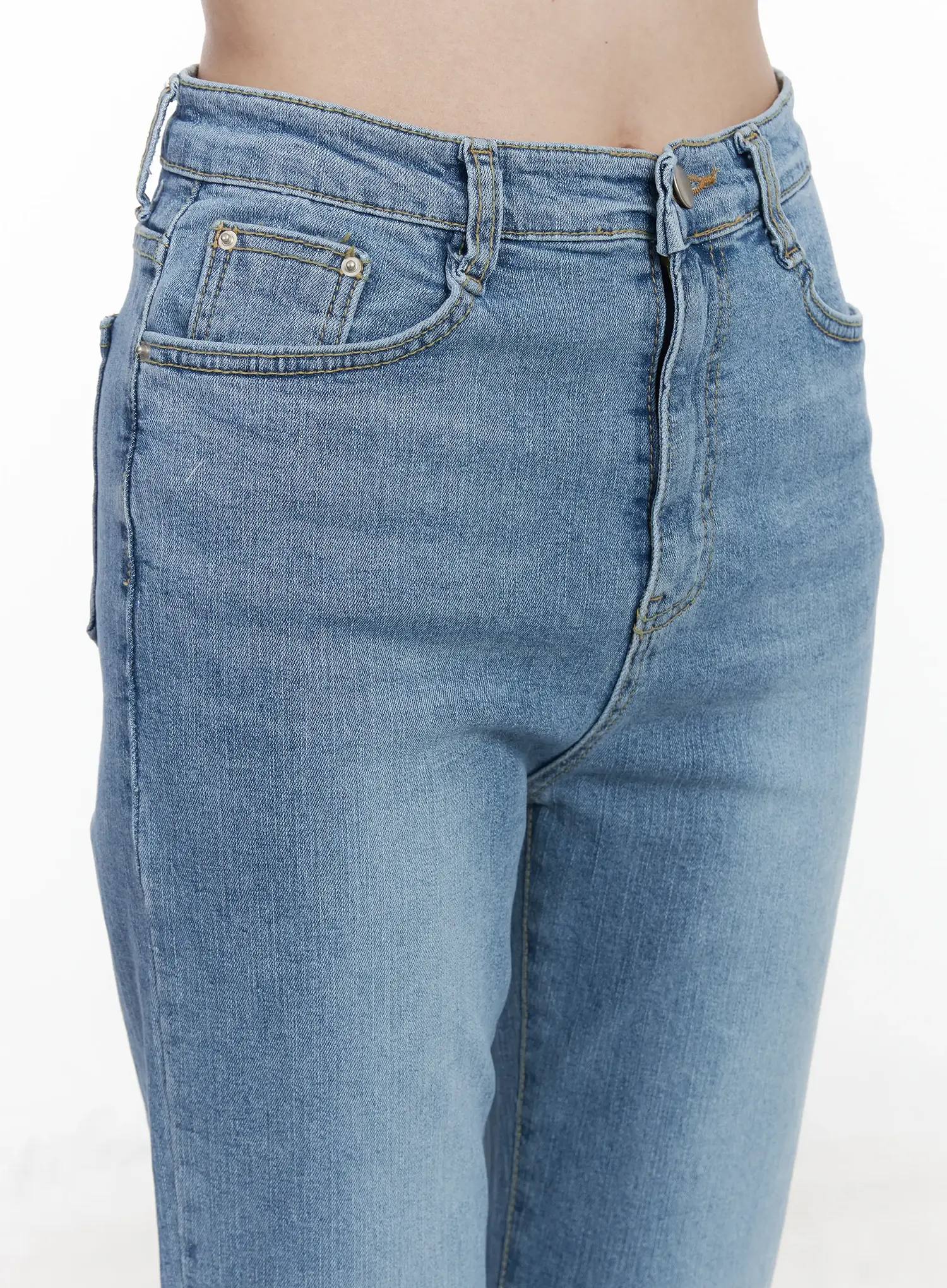Skai High-Waist Bootcut Jeans IF520 - Image 9