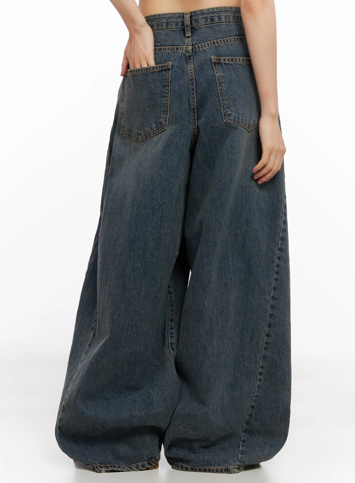 Skyler Washed Balloon Fit Jeans IN503 - Image 11