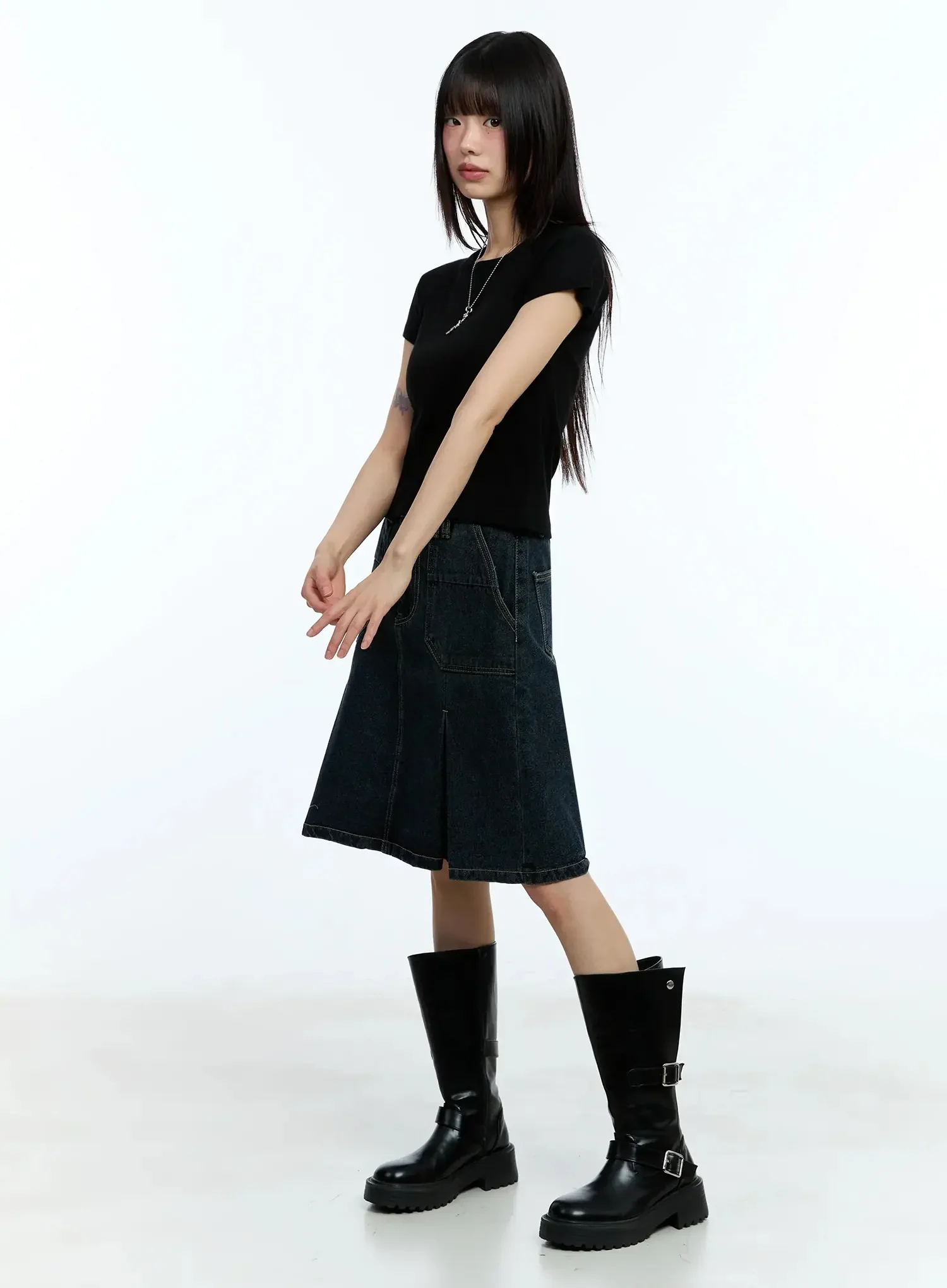 Slim-Fit Cropped Tee IU523 - Image 10
