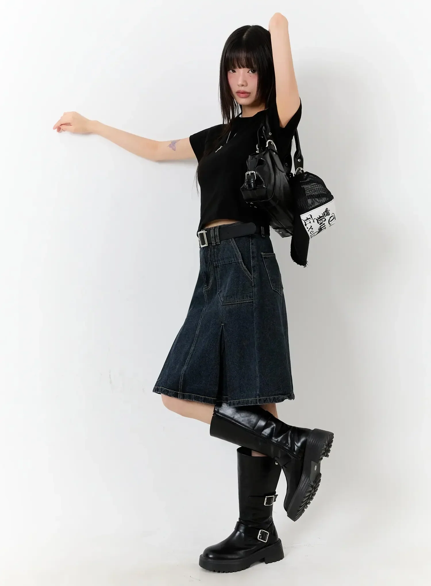 Slim-Fit Cropped Tee IU523 - Image 2