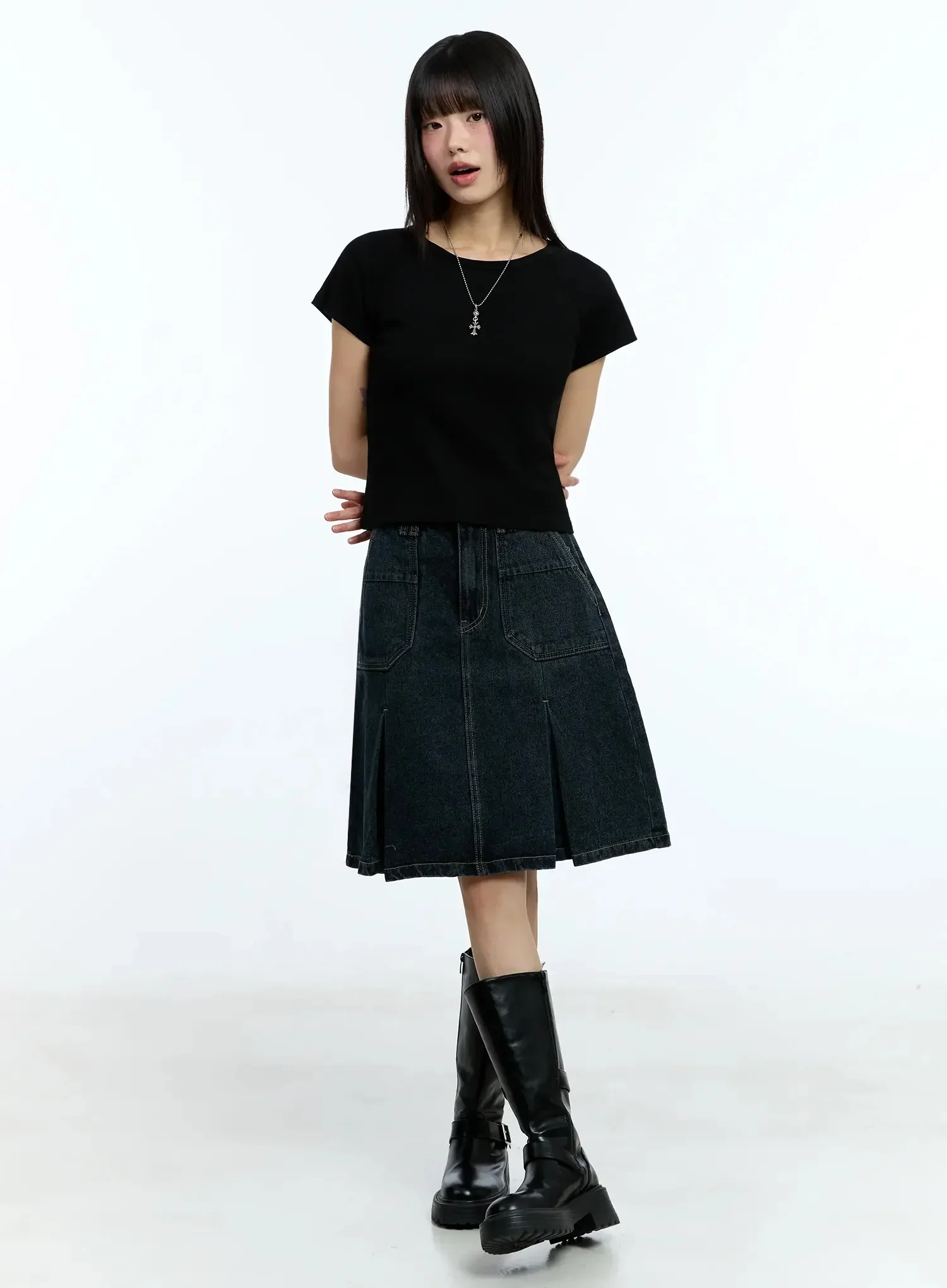 Slim-Fit Cropped Tee IU523 - Image 5