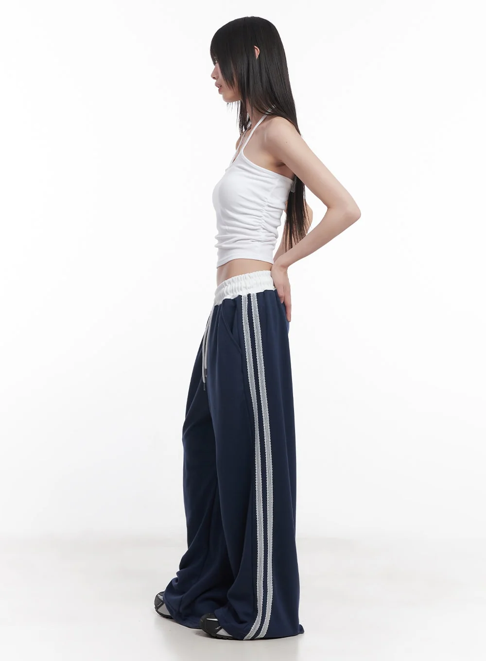 Slim-Fit Halter Cami CU506 - Image 3