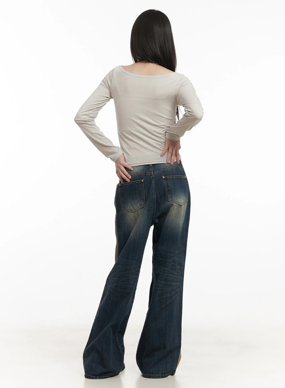 Slim-Fit Off-Shoulder Graphic Top CF518 - Image 7