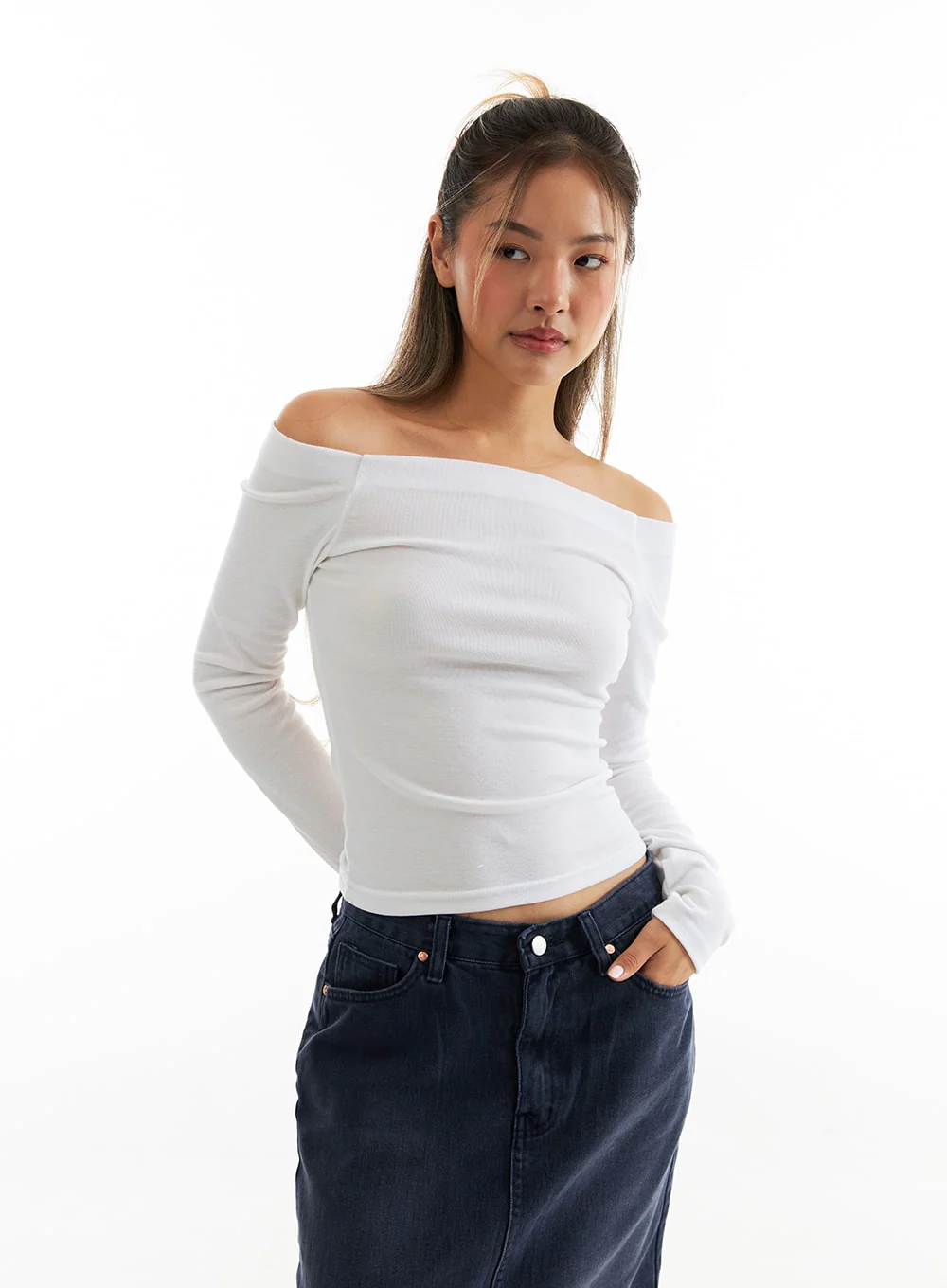 Slim-Fit Off-Shoulder T-Shirt CO313 - Image 4