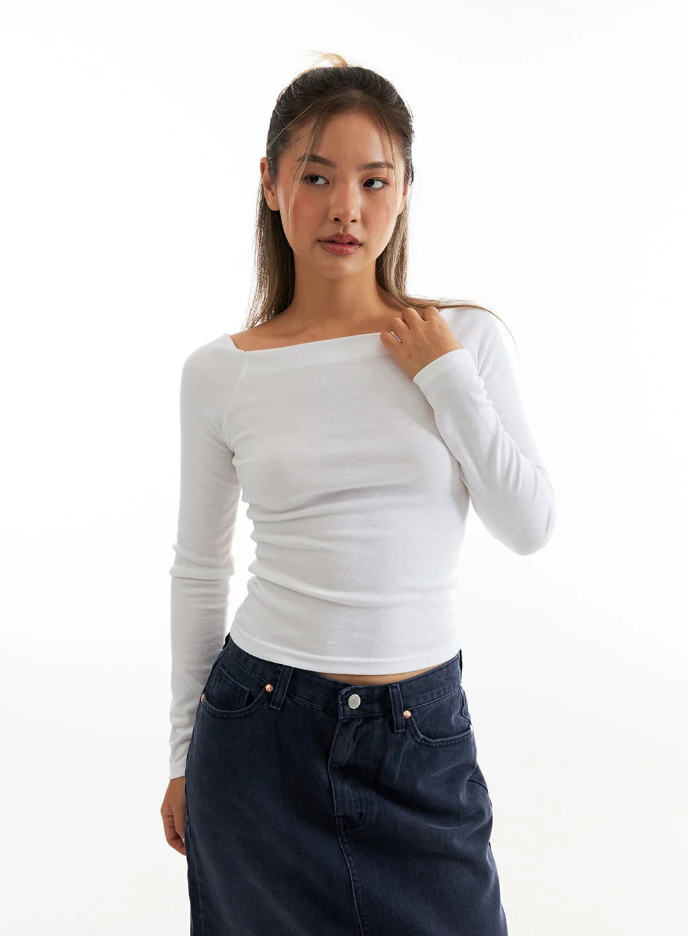 Slim-Fit Off-Shoulder T-Shirt CO313 - Image 7