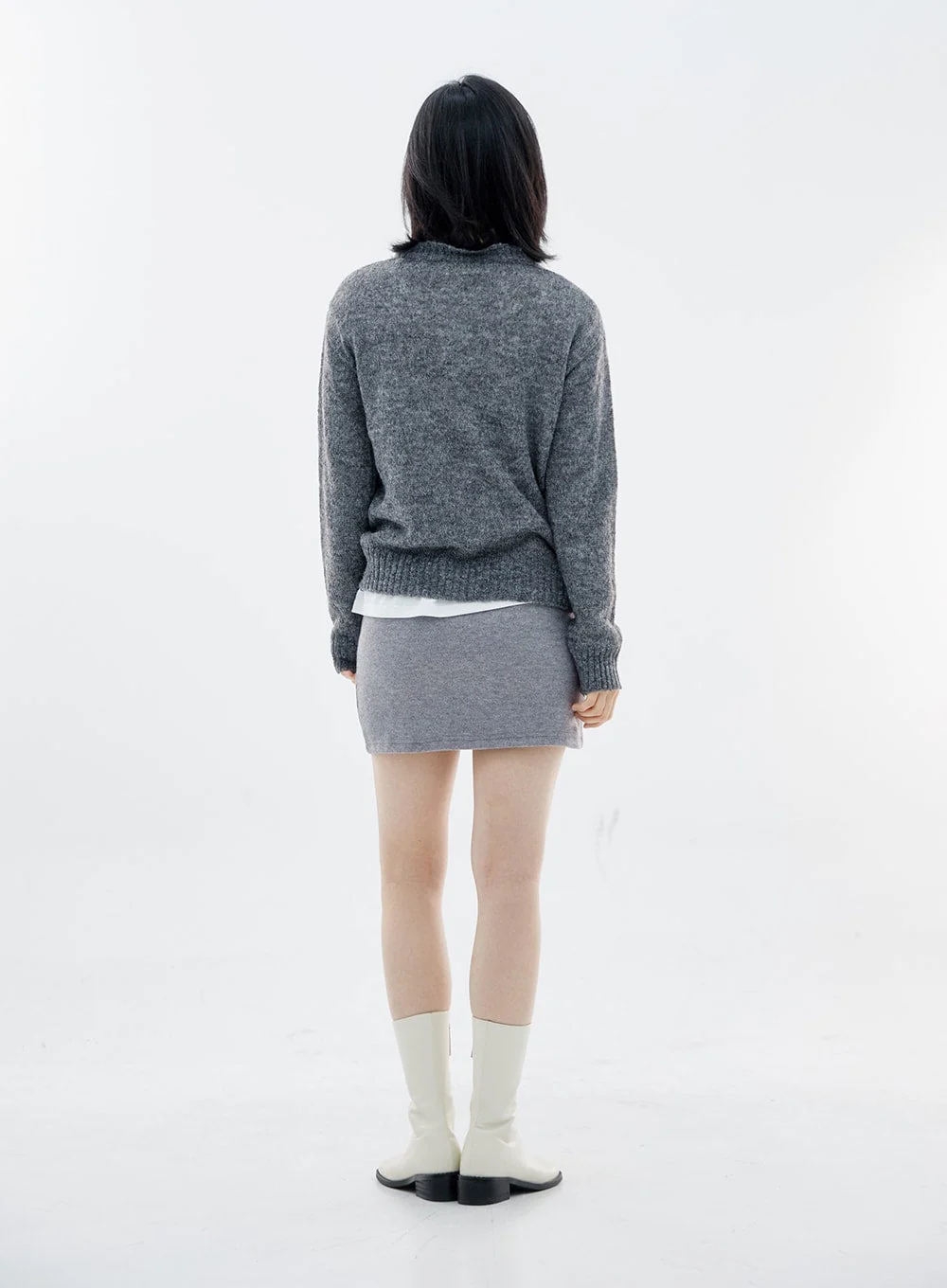 Soft V-Neck Knit OO07 - Image 6
