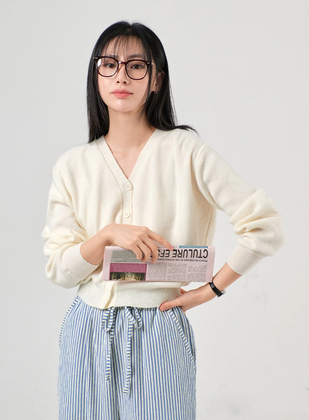 Solid V-Neck Buttoned Cardigan OF406 - Image 3