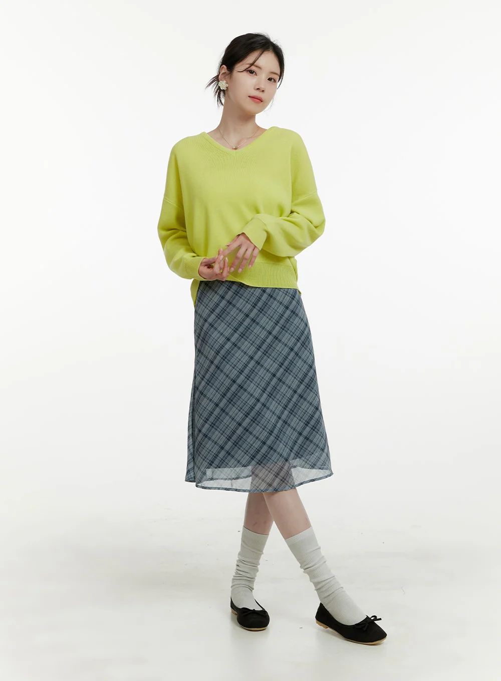Solid V-Neck Sweater OA405 - Image 2
