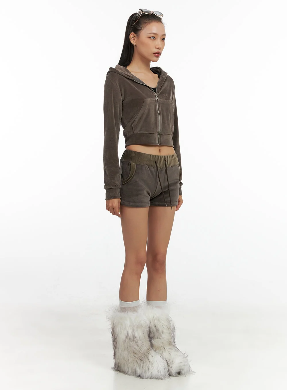 Solid Velvet Crop Hoodie CO424 - Image 3