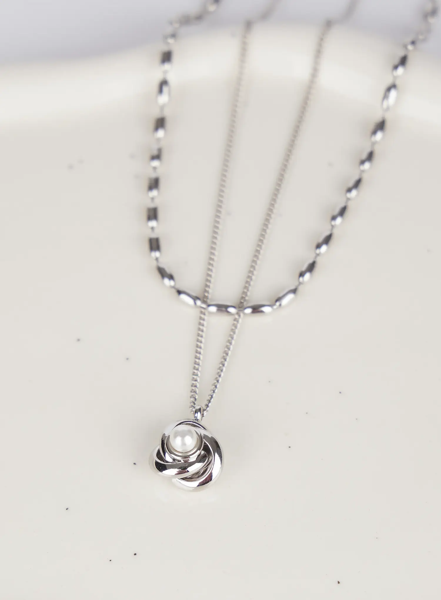 Sorao Twist Necklace IU527