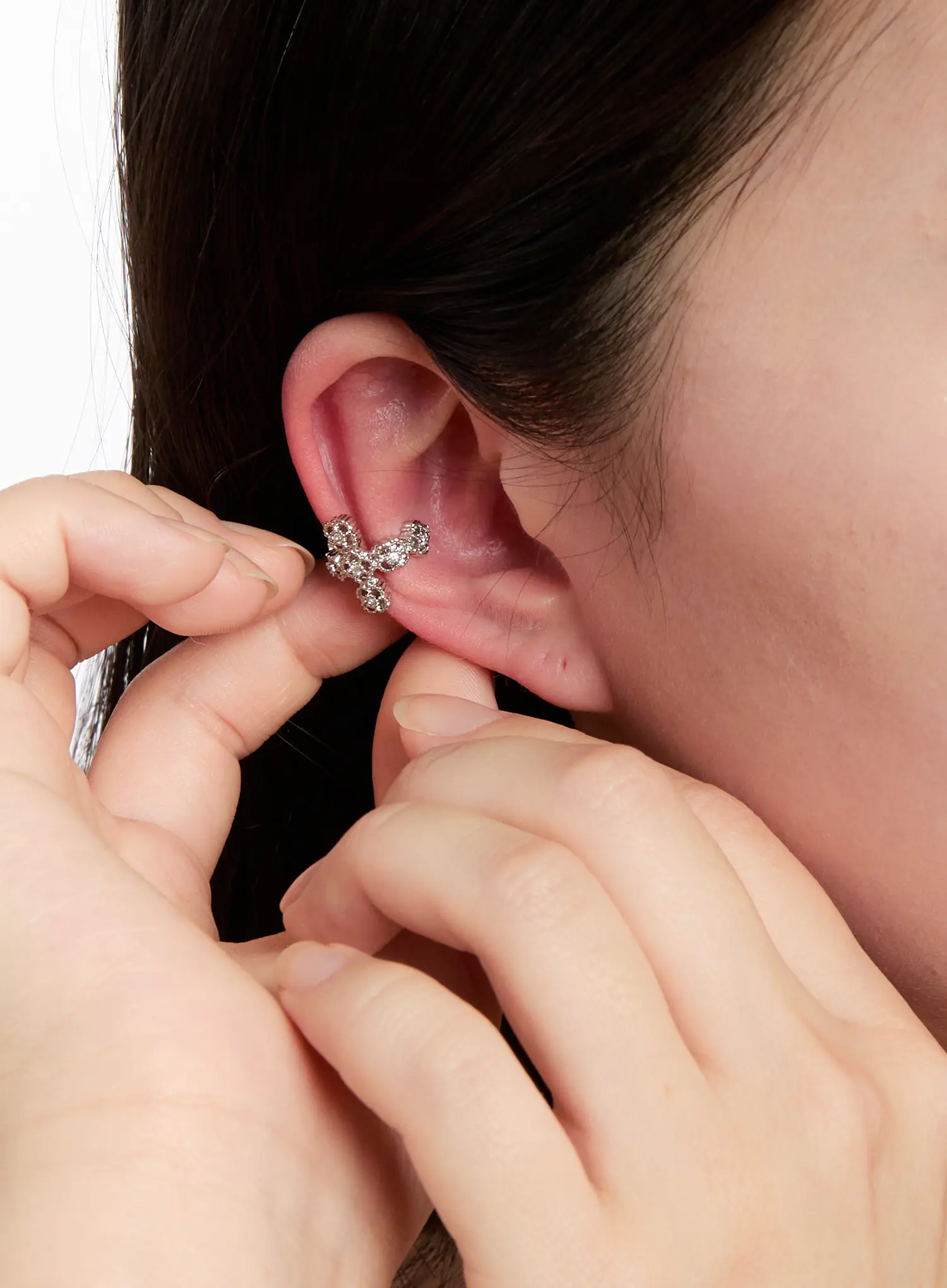 Sparkling Rhinestone Ear Cuff IN528 - Image 2