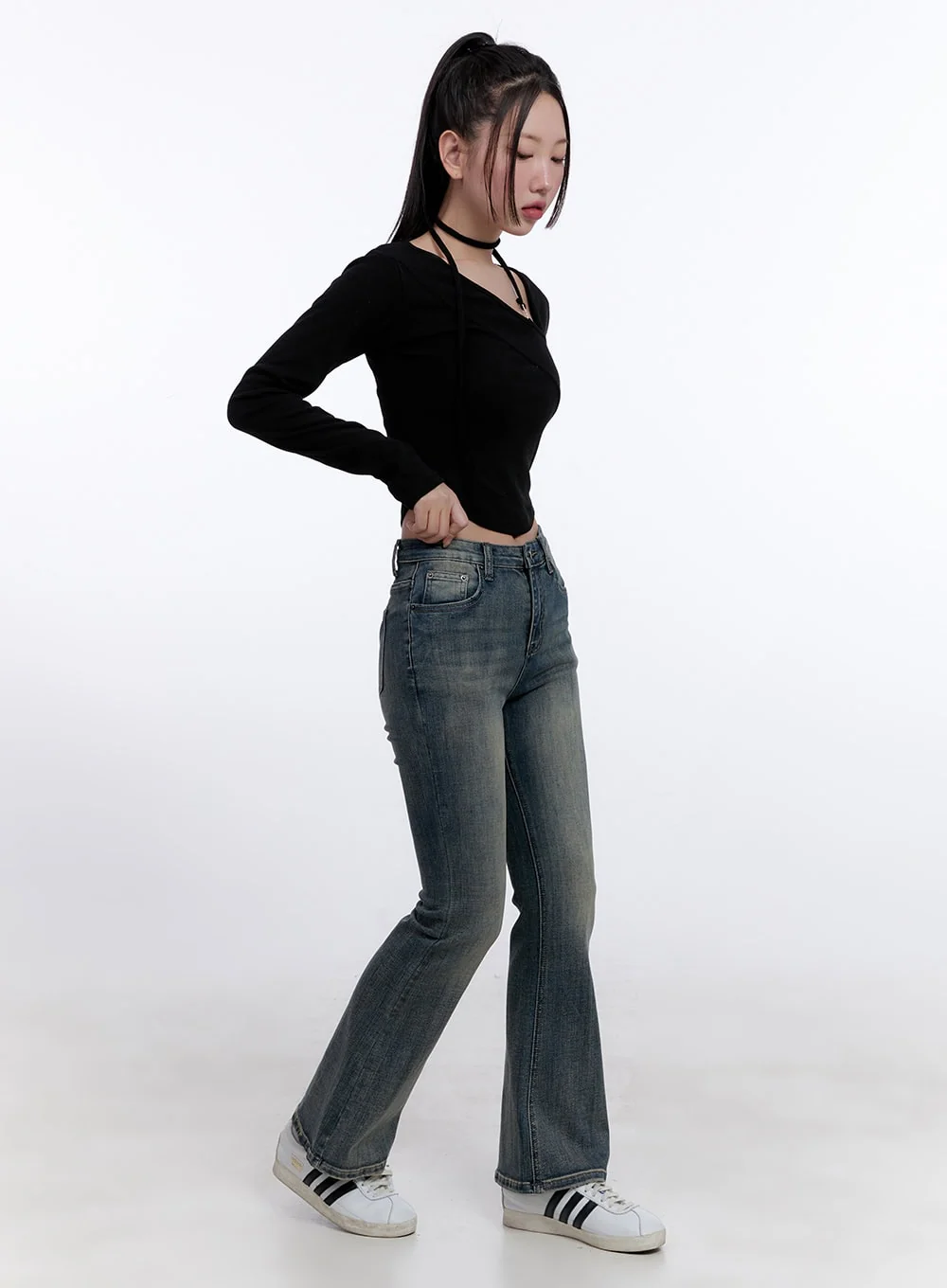 Strappy Long-Sleeve Halter Crop Top CJ513 - Image 3
