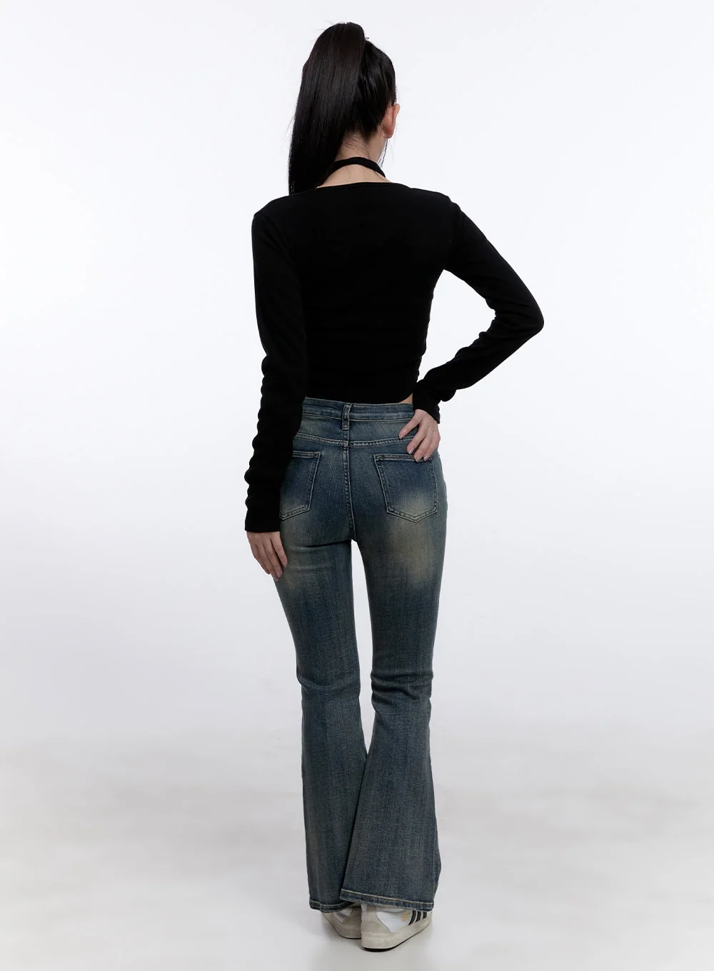 Strappy Long-Sleeve Halter Crop Top CJ513 - Image 4