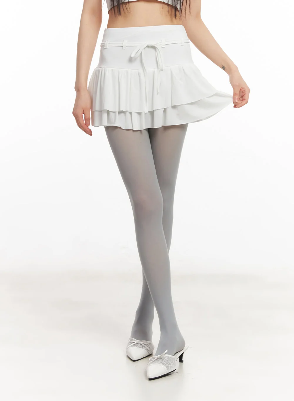 String Ribbon Ruffle Mini Skirt CA522 - Image 2