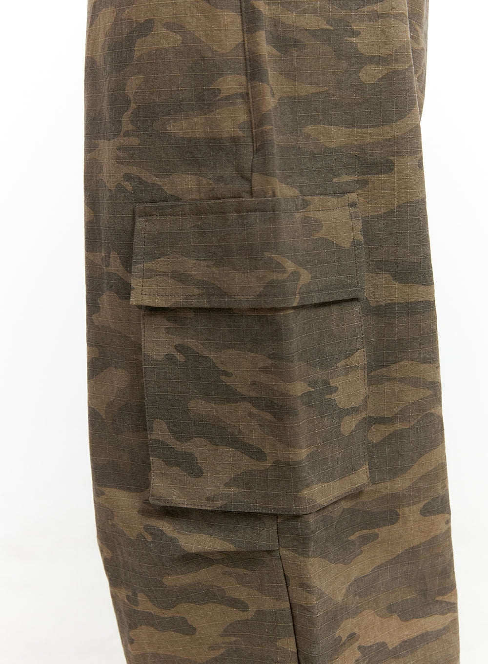 String Waist Camo Cargo Pants CA430 - Image 9